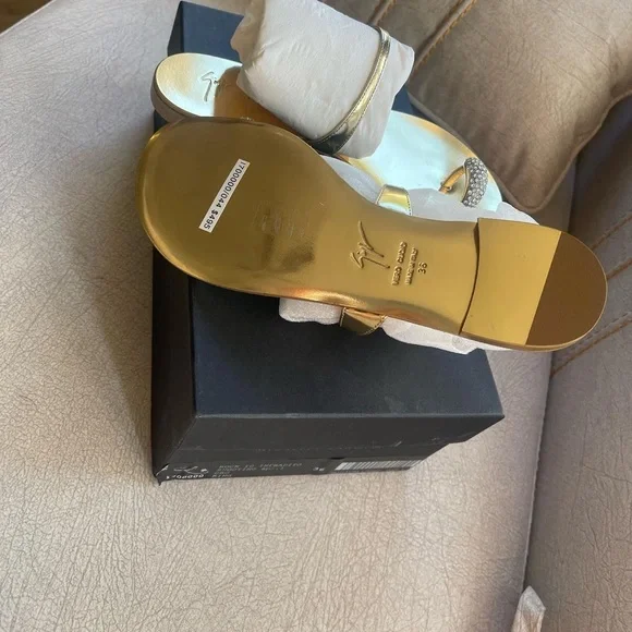 Never worn GIUSEPPE ZANOTTI gold sandals size 36